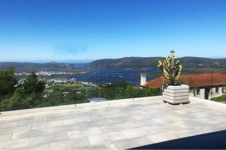 4 Bedroom Property for Sale in Heuwelkruin Western Cape